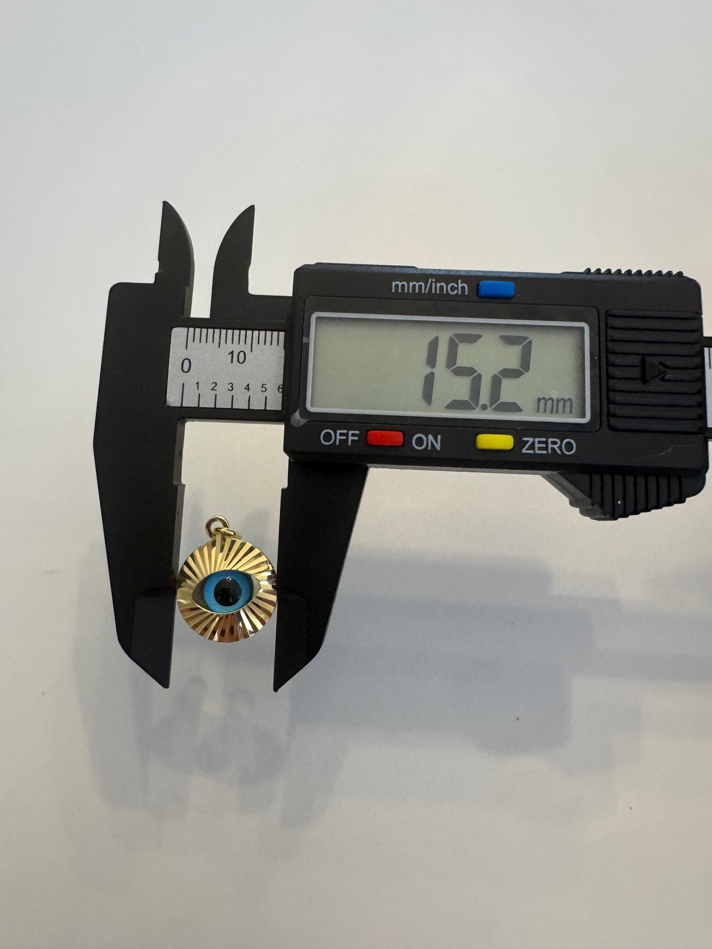 #419 pendentif 3ème œil rond en or 10k