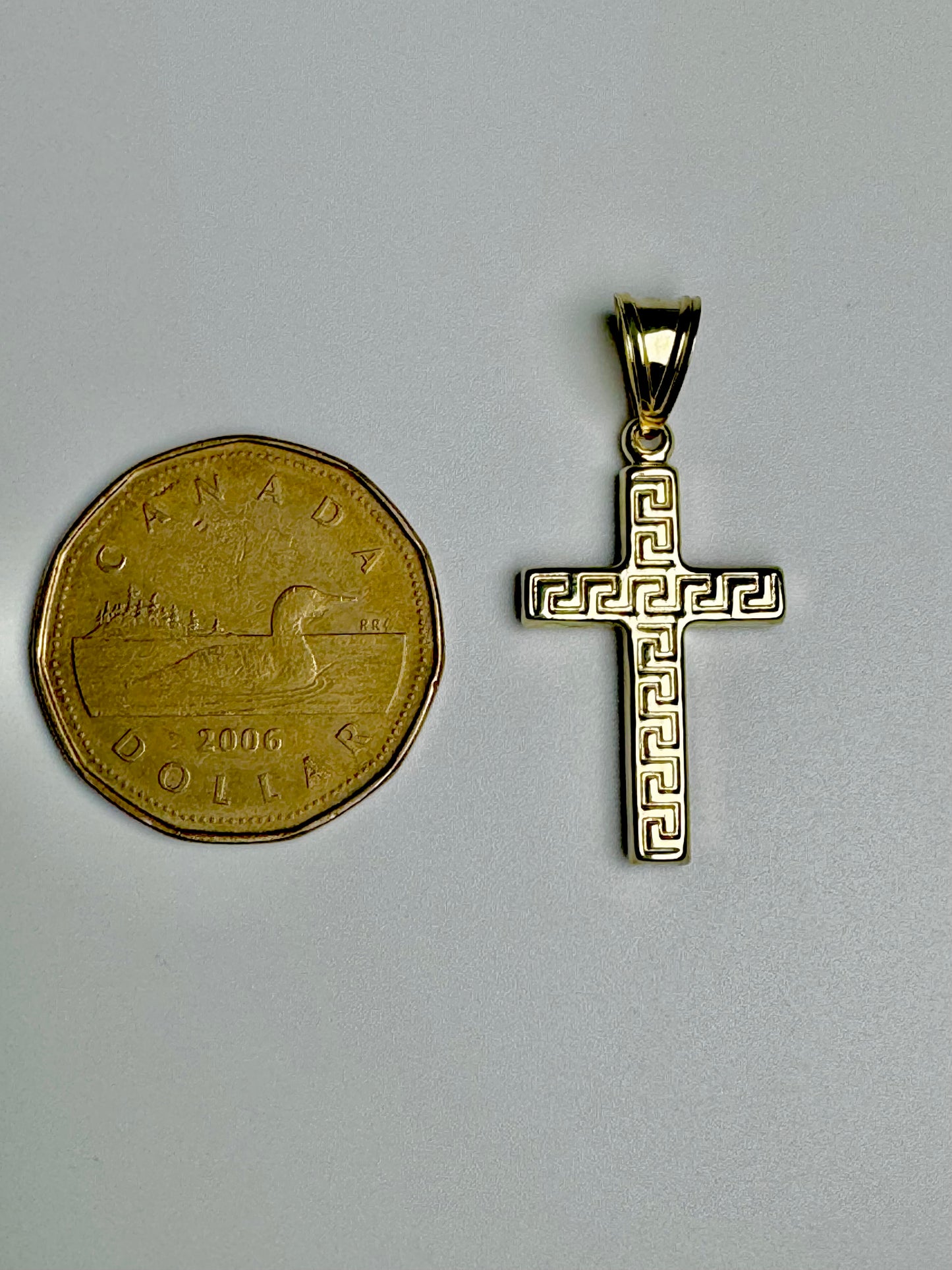 #415 pendentif croix médusa carré en or 10k