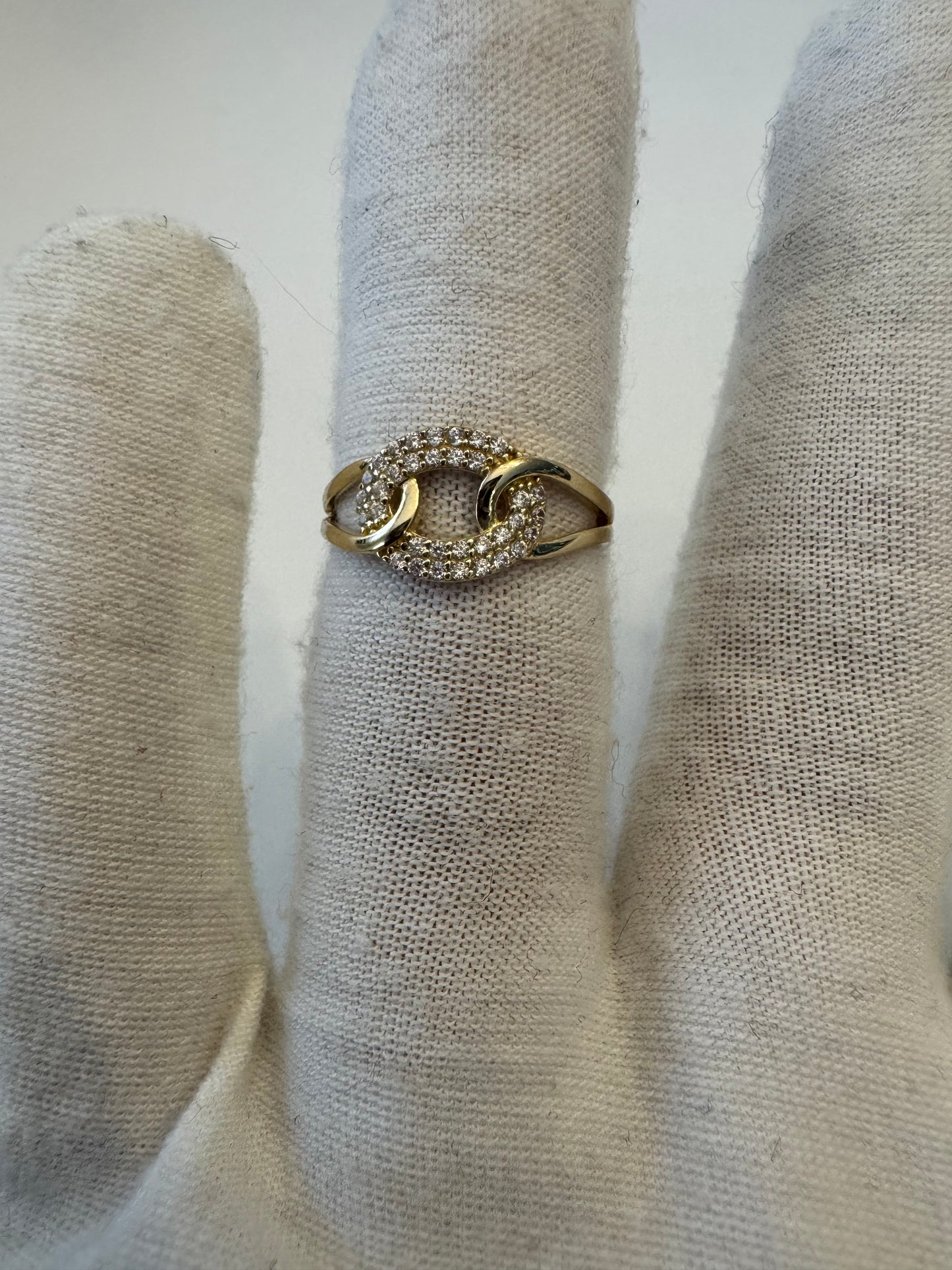 #207 bague ronde avec zircon en or 10k