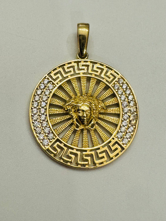 #437 pendentif médaillon médusa style soleil avec zircon en or 10k