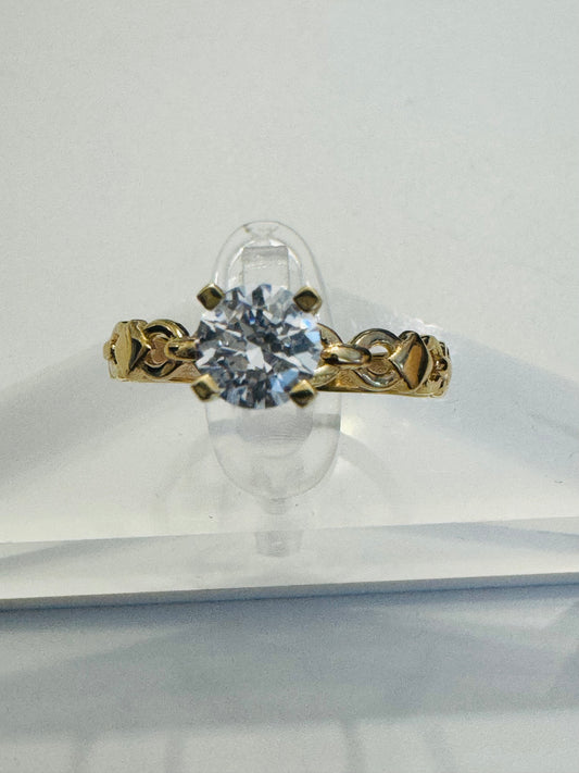 #204 bague entrelacée avec triangle et zircon en or 10k