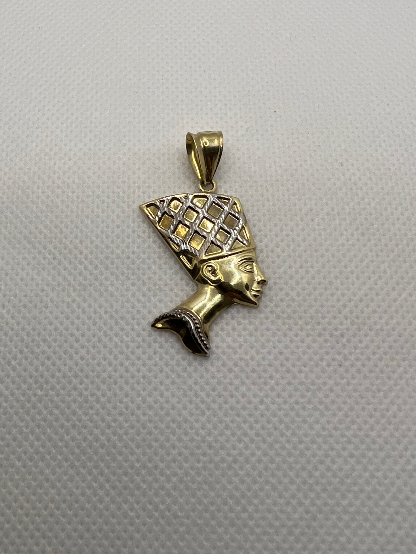 #403 pendentif grande tête de Néfertiti deux couleurs en or 10k