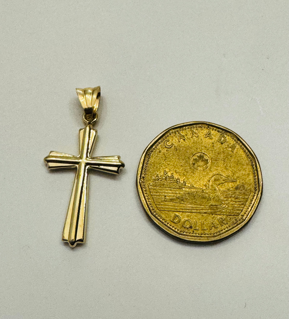 #418 pendentif croix lignée en or 10k