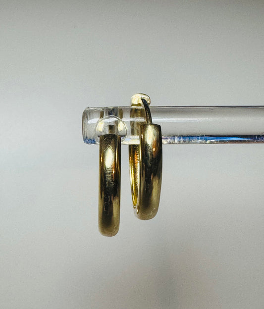 #327 Boucles d’oreilles dormeuses unies en or 10k