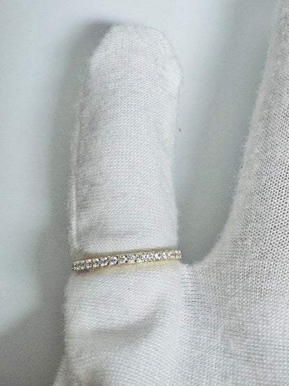#214 bague semi-éternité de zircon en or 10k