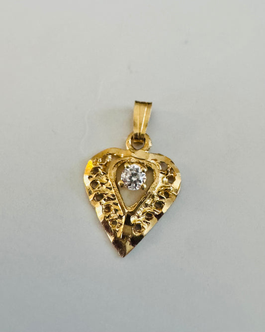 #409 pendentif cœur avec zircon au centre en or 10k
