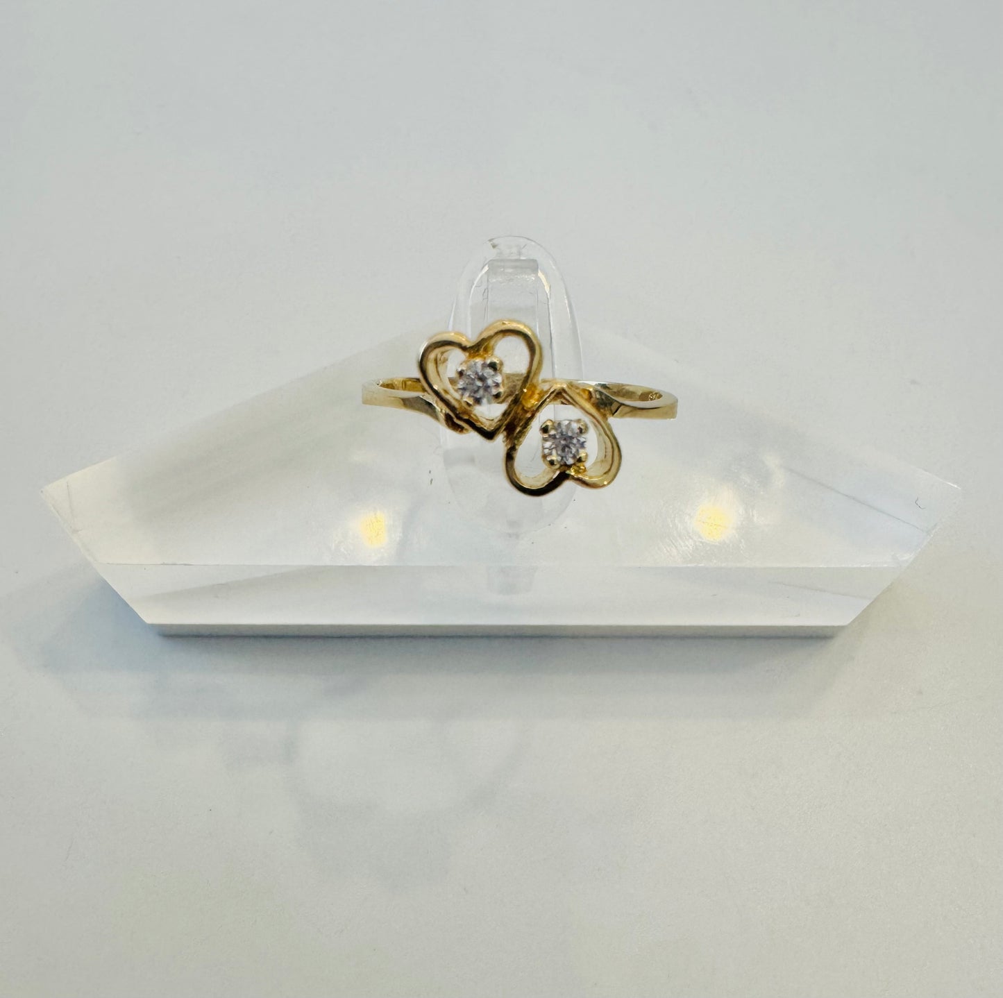 #210 bague double cœur zircon au centre en or 10k