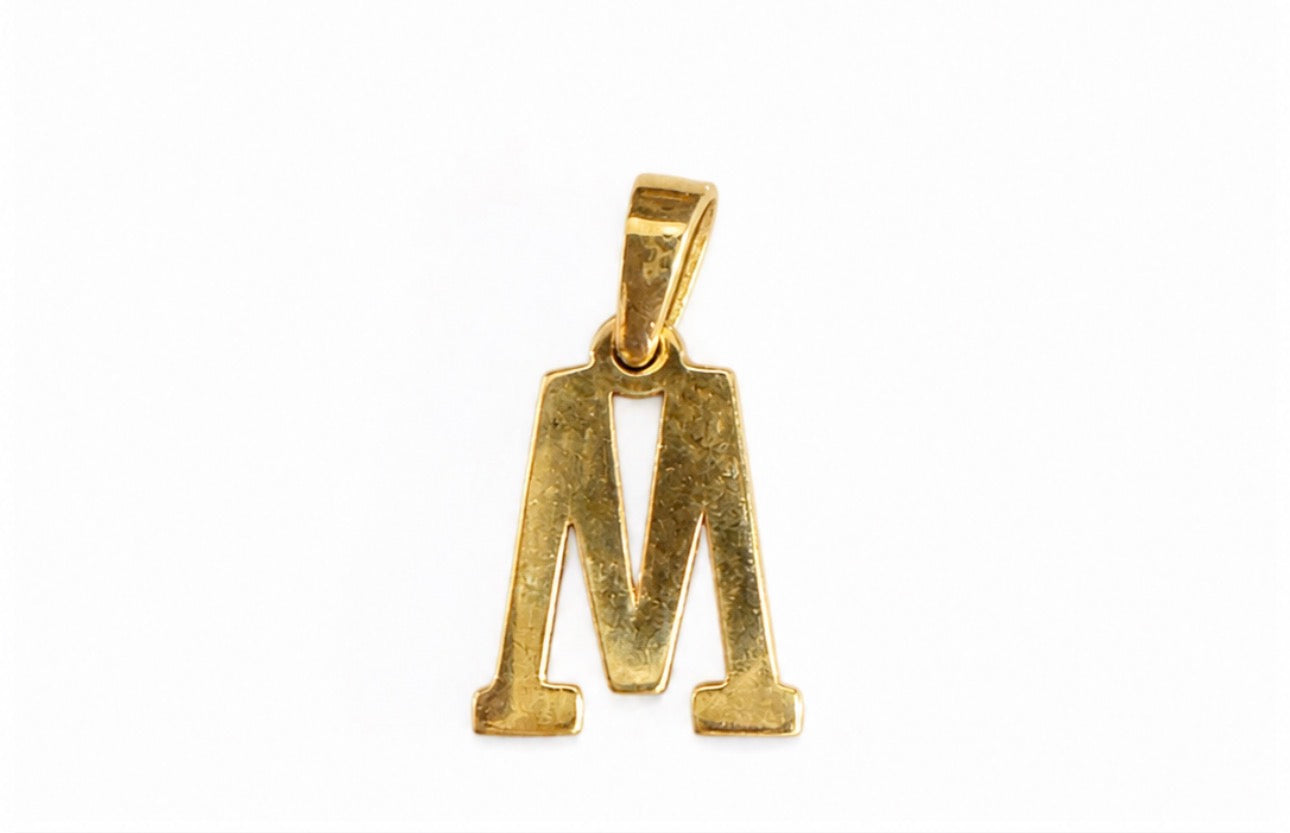 Pendentif lettre M uni or 10k