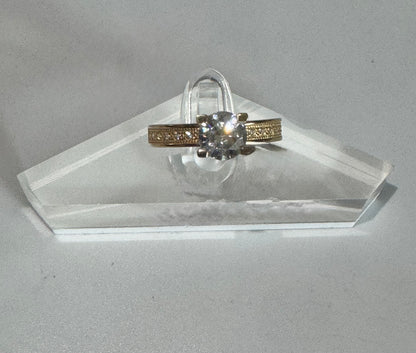 #203 bague alliance solitaire sertie de zircon en or 10k