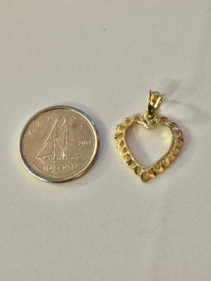 Colgante de contorno ondulado de oro de 10 quilates n.° 403