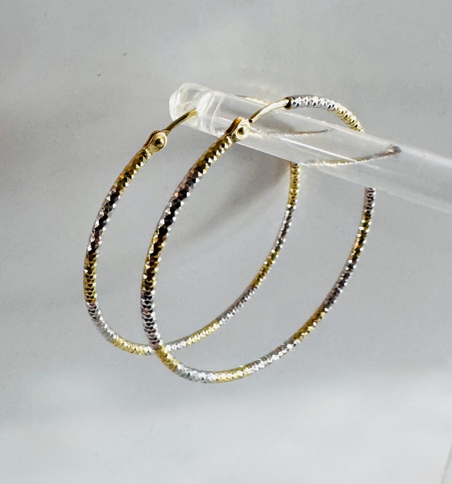 #309 boucles d’oreilles grandes anneaux coupe diamantée deux couleurs en or 10k￼