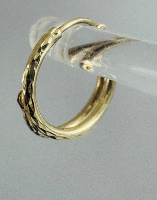 #307 boucles d’oreilles petites anneaux pour bébé avec gravure en or 10k