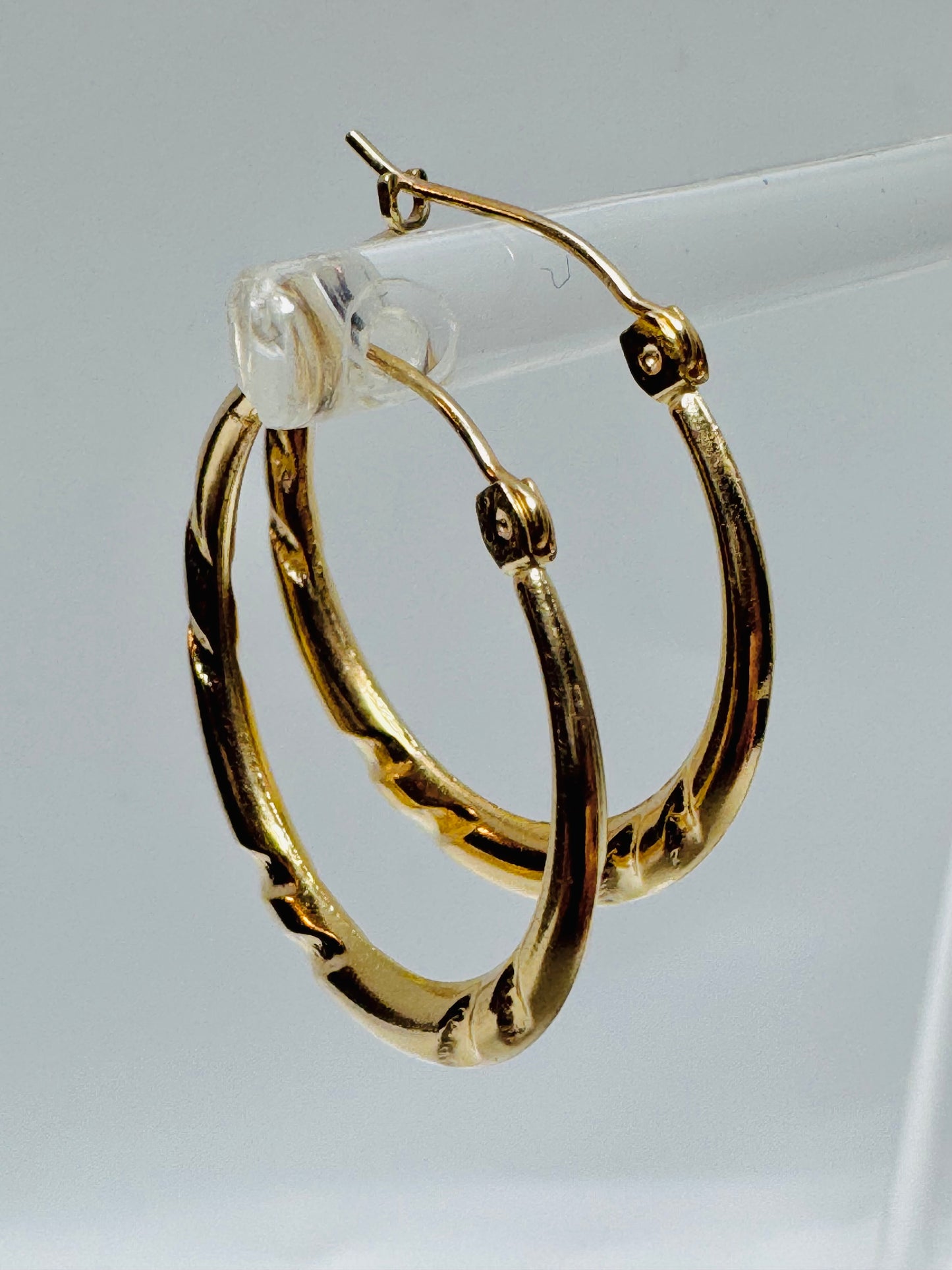 #303 boucles d’oreilles anneaux créole avec gravure en or 10k