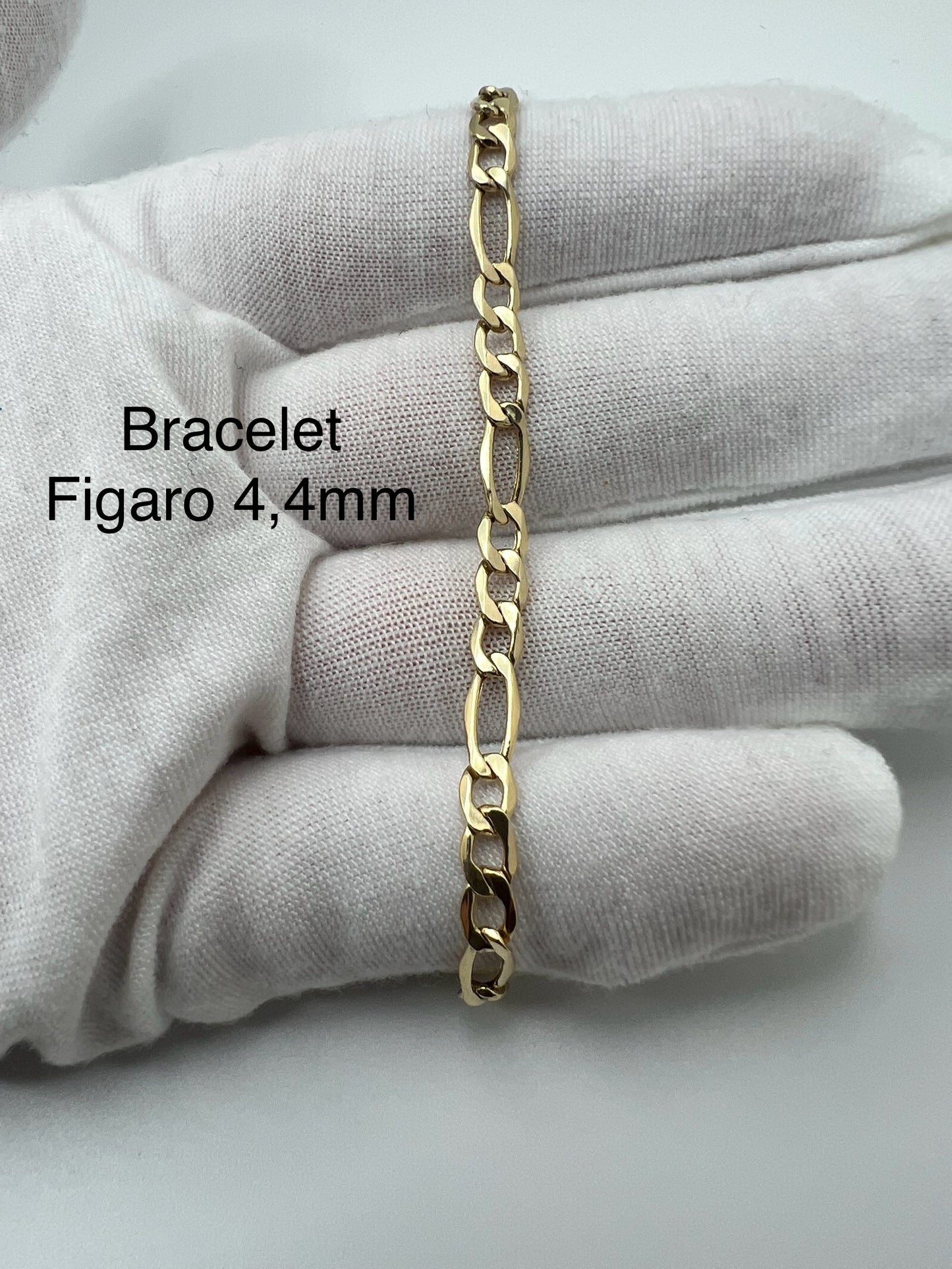#100 Bracelet Figaro 4,4 mm en or 10k