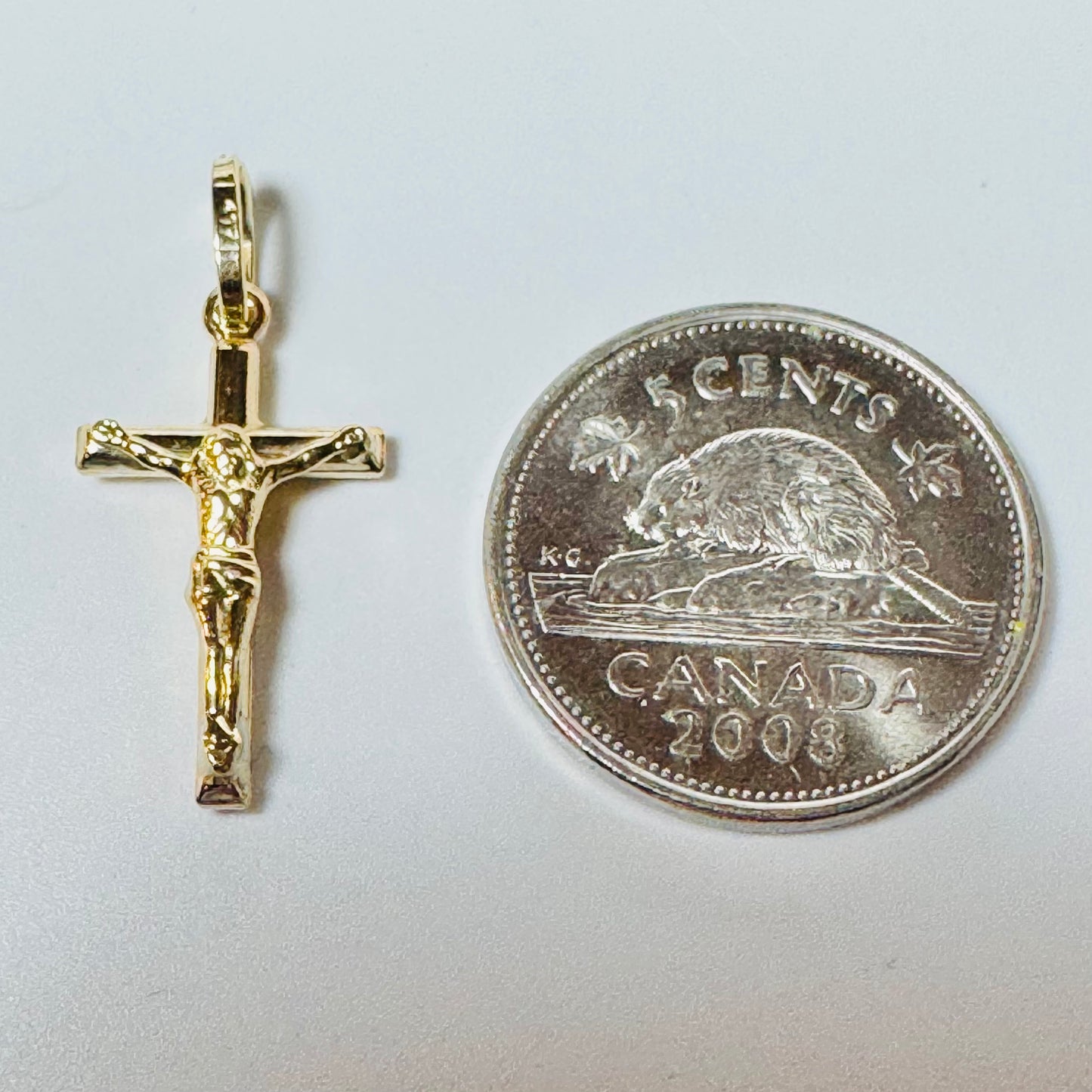 # 422 croix avec crucifix en or 10k