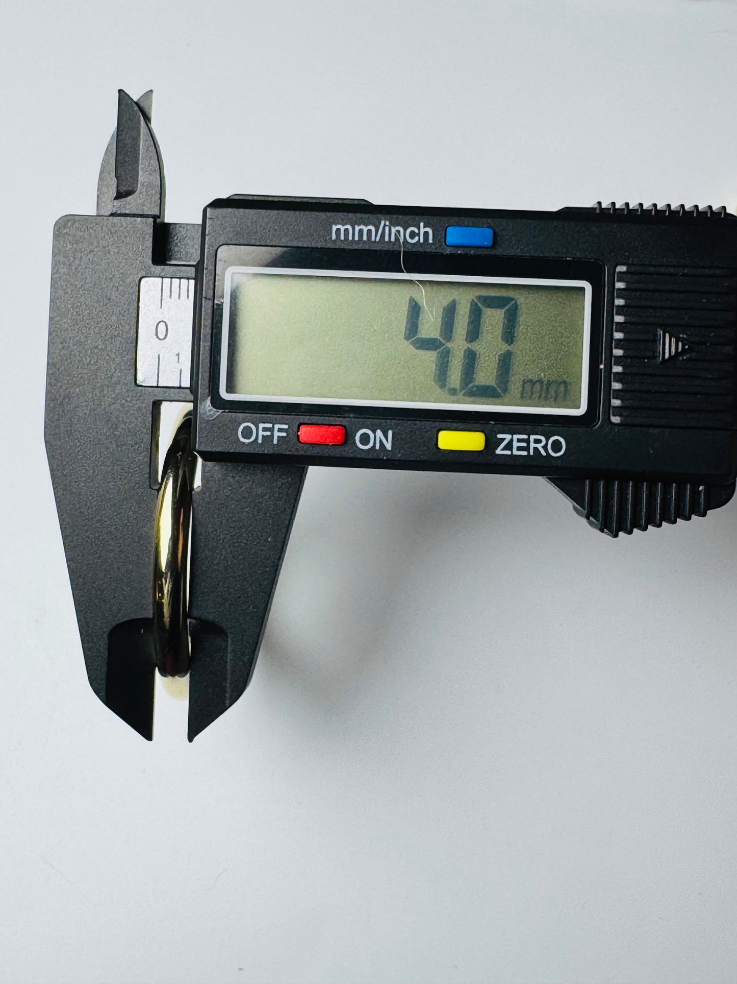 #312 Pendientes de aro lisos extra grandes de 4 mm en oro de 10k