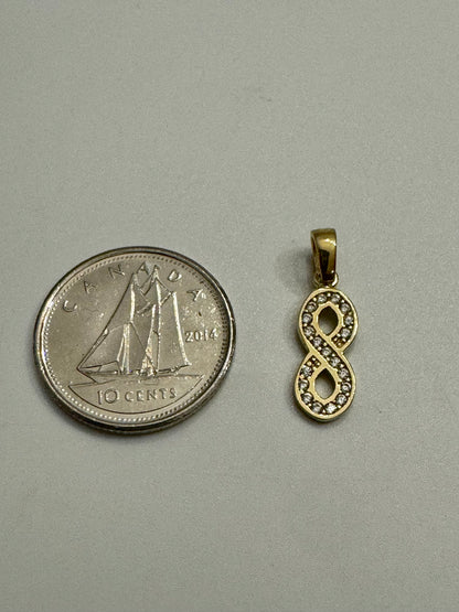 #404 pendentif petite infini avec zircon en or 10k