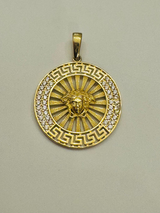#437 pendentif médaillon médusa style soleil avec zircon en or 10k￼