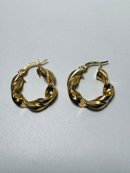 #313 boucles d’oreilles anneaux Twister avec gravure en or 10k