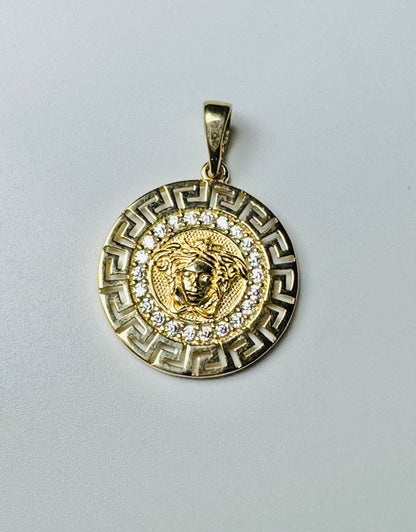 #419 pendentif médaillon cercle en zircon en or 10k