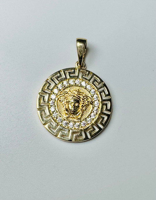 #419 pendentif médaillon cercle en zircon en or 10k