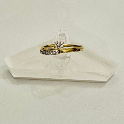 #213 bague fleur en zircon en or 10k