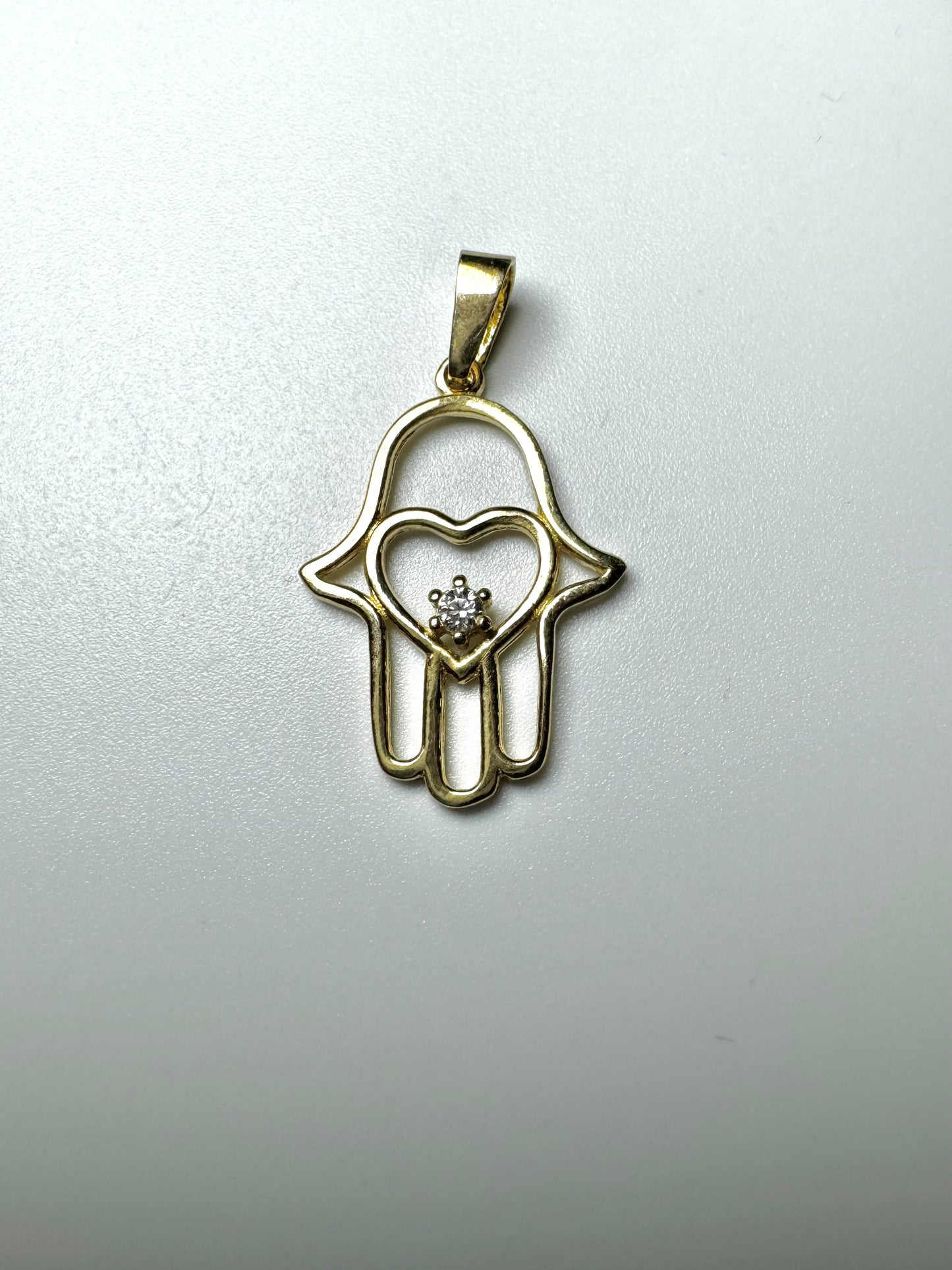 Pendentif main Fatima avec zircon blanc en or 10K