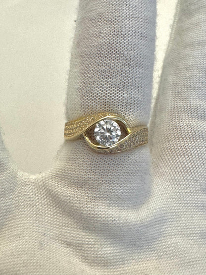#201 bague entrelançant le zircon en or 10k