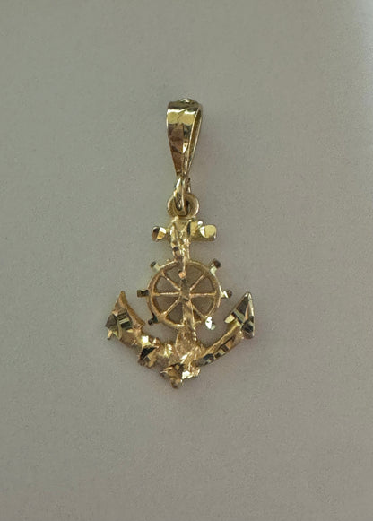 #464 pendentif ancre de bateau avec gouvernail en or 10k