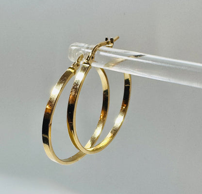 #322 boucles d’oreilles anneaux unies aplaties en or 10k