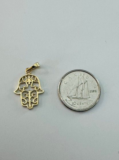#450 pendentif main Fatima avec motif en or 10k