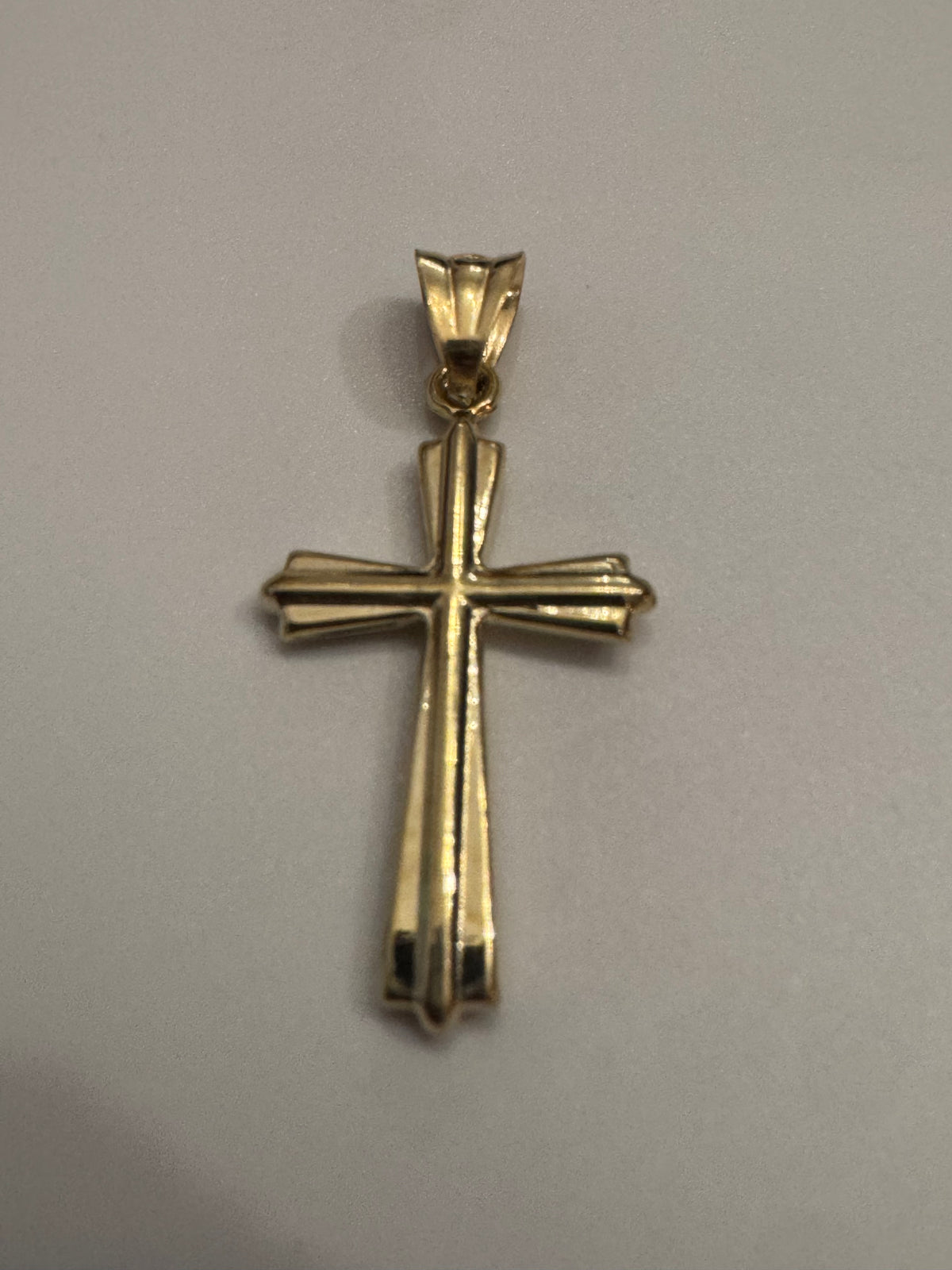 ￼#418 pendentif croix lignée en or 10k