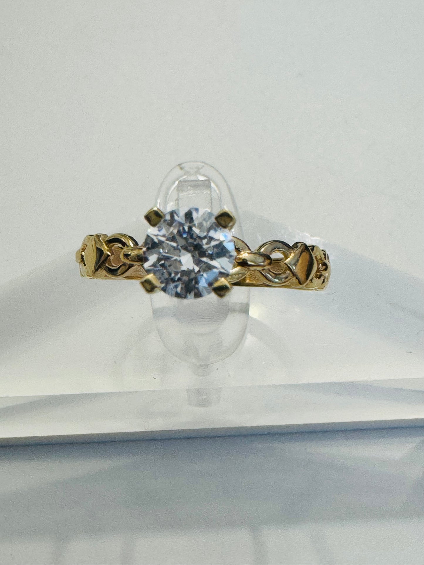 #204 bague entrelacée avec triangle et zircon en or 10k