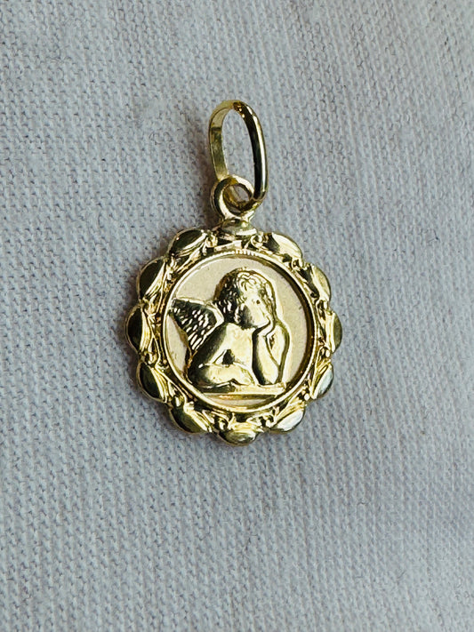#430 pendentif médaillon ange en or 10k