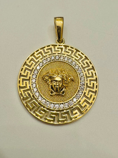 #435 pendentif médaillon médusa rond de zircon en or 10k