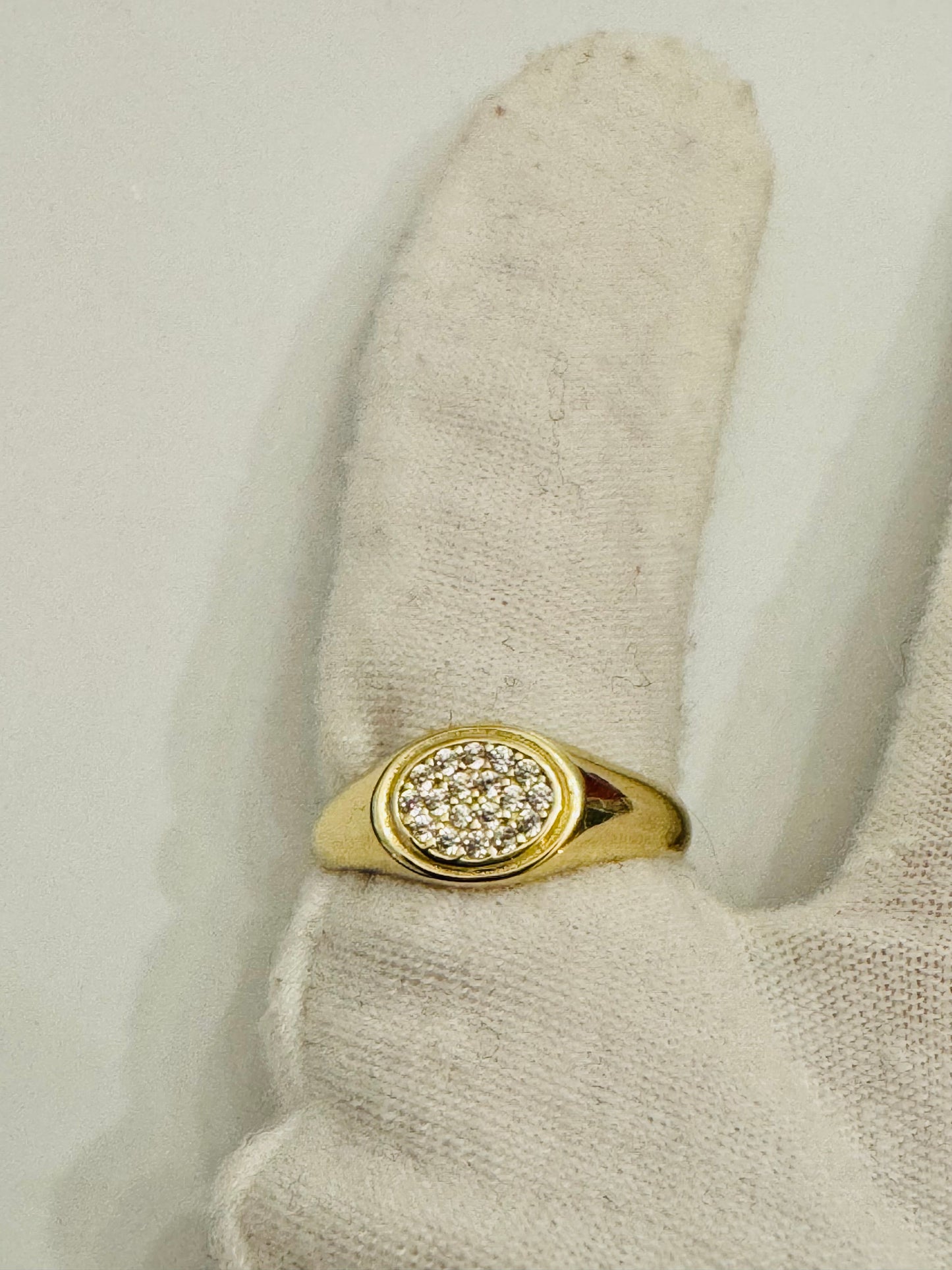 #203 Bague avec ovale en zircon en or 10k￼
