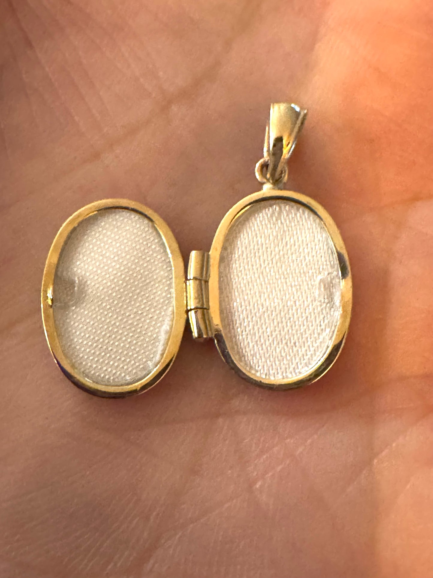 #442 pendentif médaillon pour photo ou cendre en or 10 carats