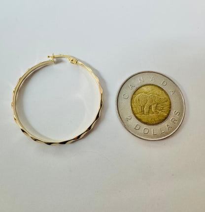 #320 boucles d’oreilles grandes anneaux ondulées en or 10k