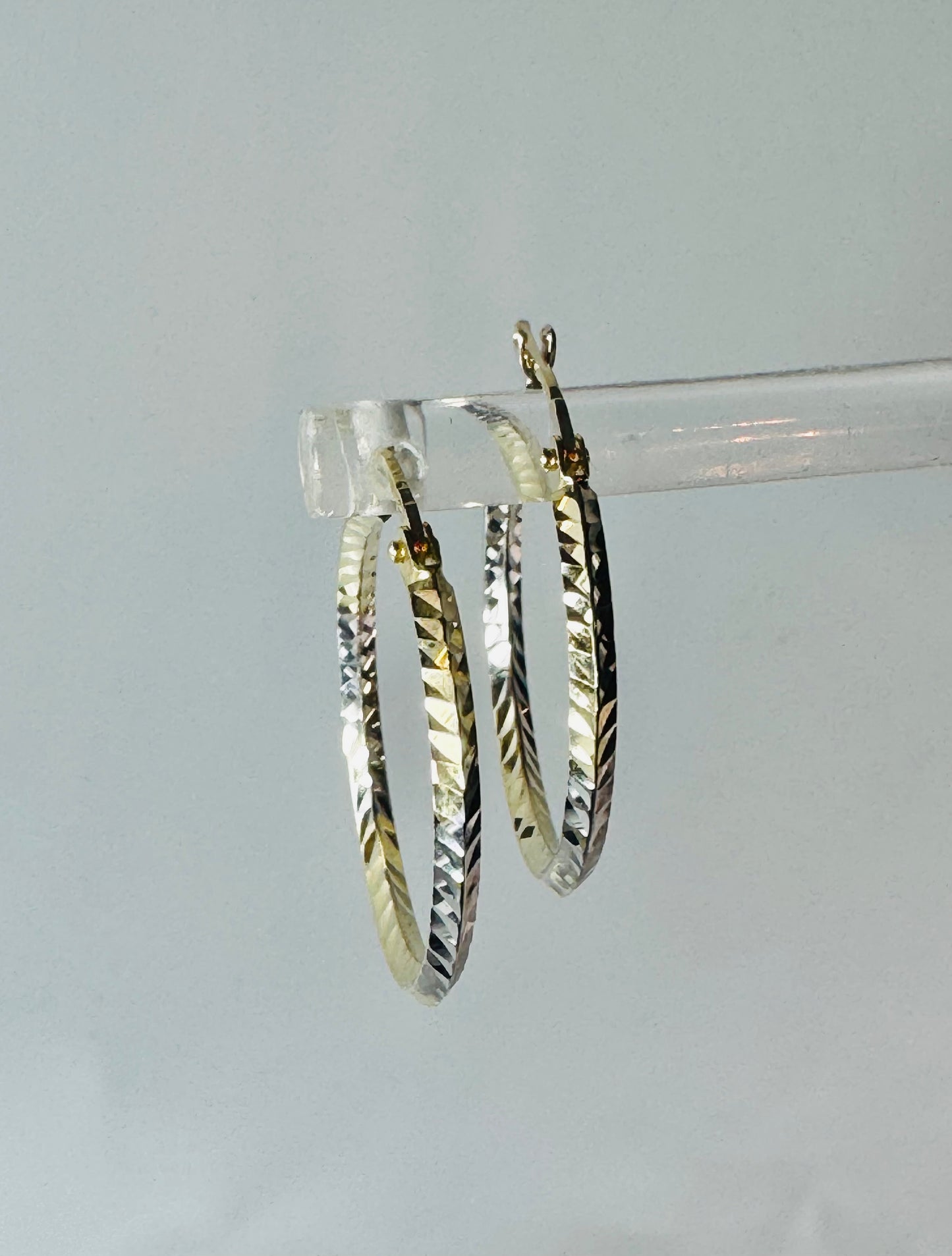 #319 boucles d’oreilles anneaux coupe diamantée 2 couleurs en or 10k