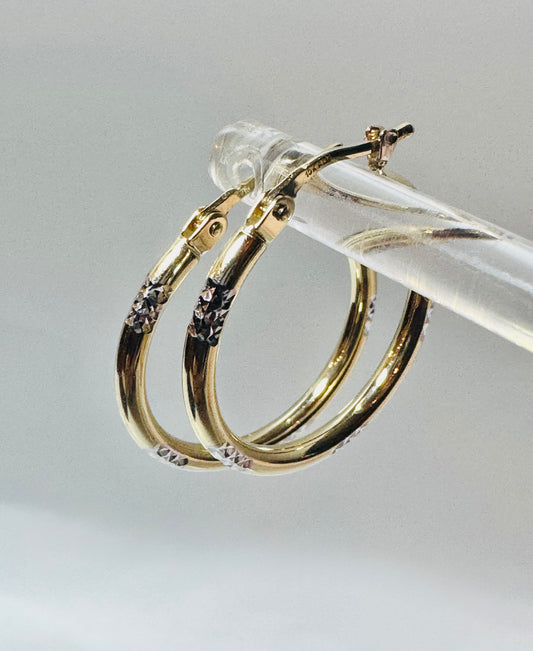 #311 boucles d’oreilles anneaux gravure en or blanc en or 10k