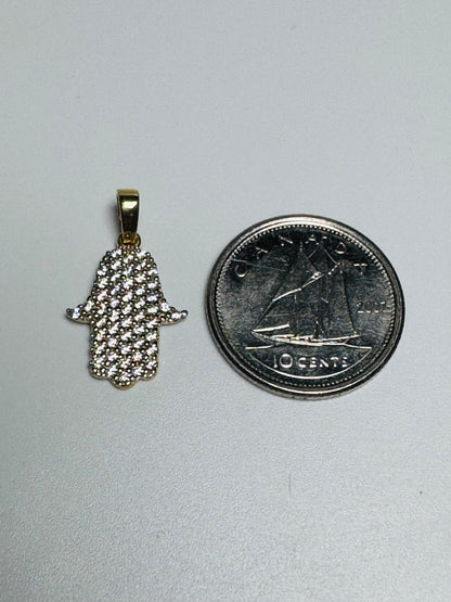 #403 pendentif main Fatima couvert de zircon en or 10k