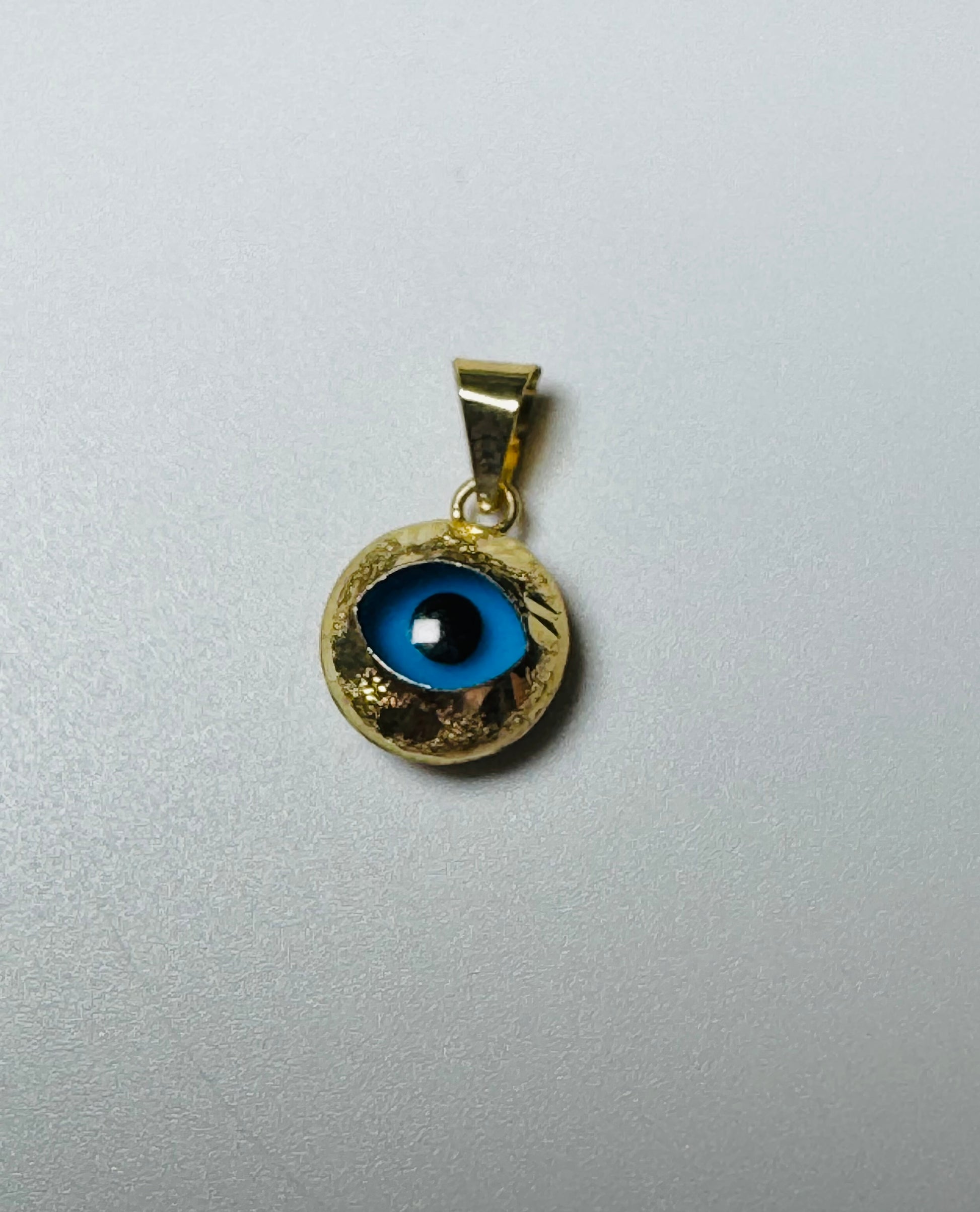 Pendentif 3e œil rond en or 10K – Vue de face