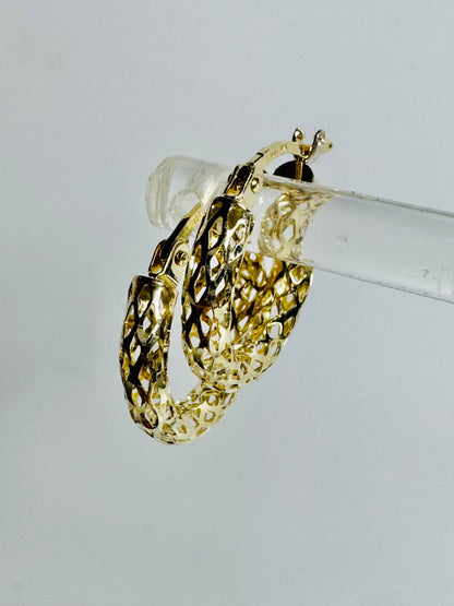 #304 boucles d’oreilles petites anneaux trouées en or 10k