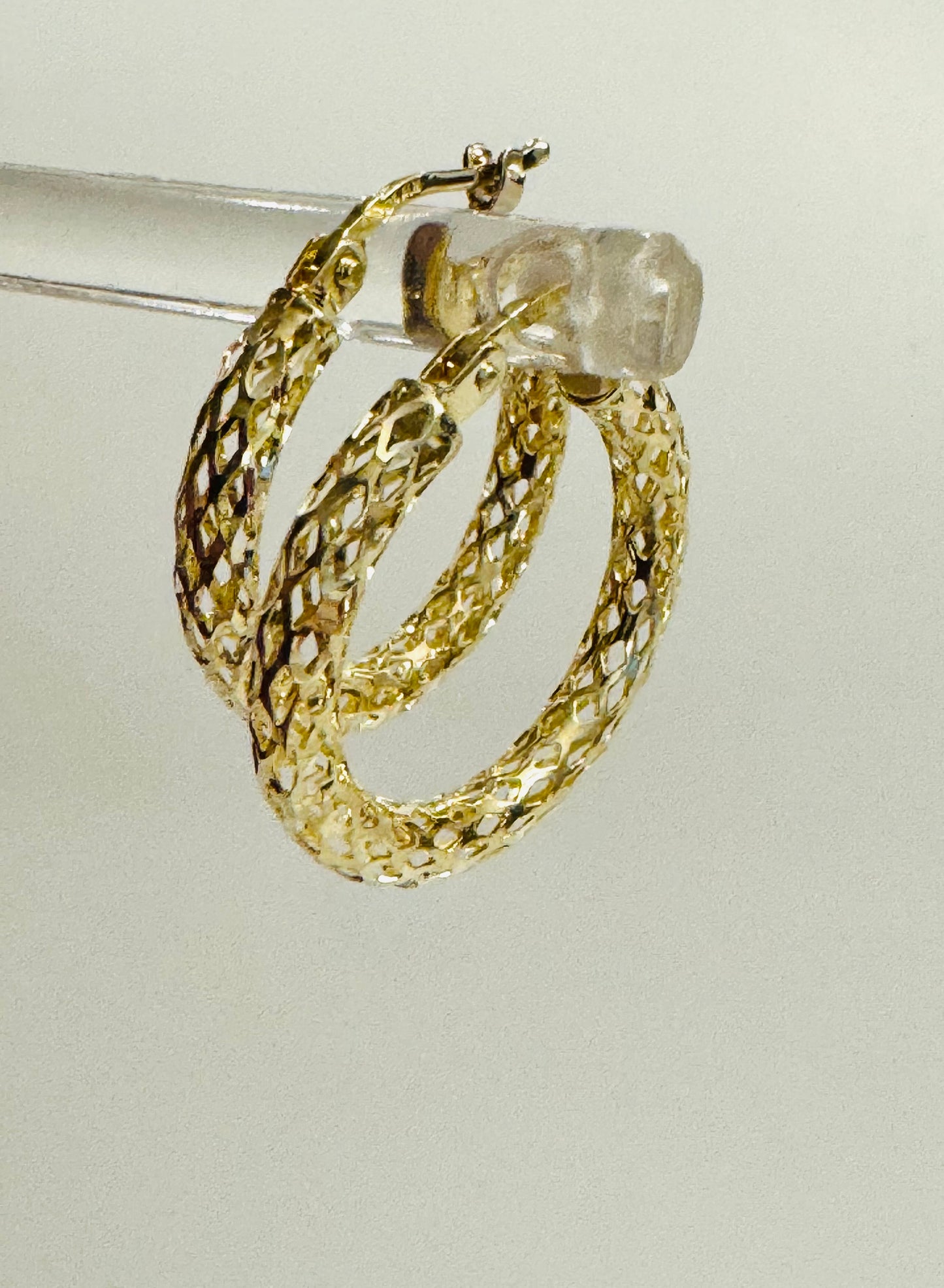 #314 boucles d’oreilles anneaux trouées en or 10 carats