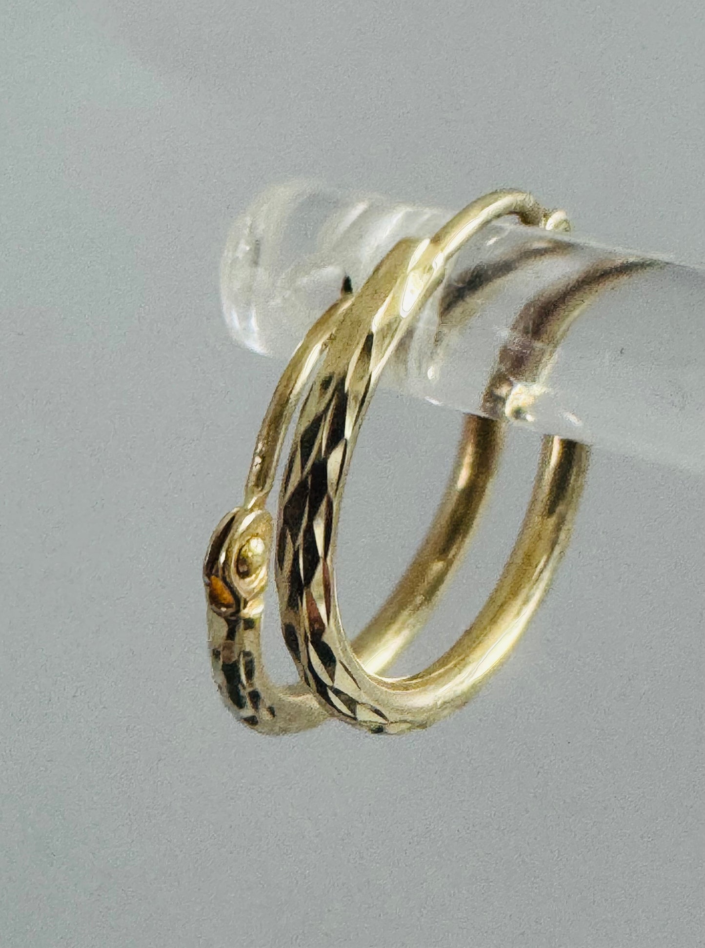 #307 boucles d’oreilles petites anneaux pour bébé avec gravure en or 10k