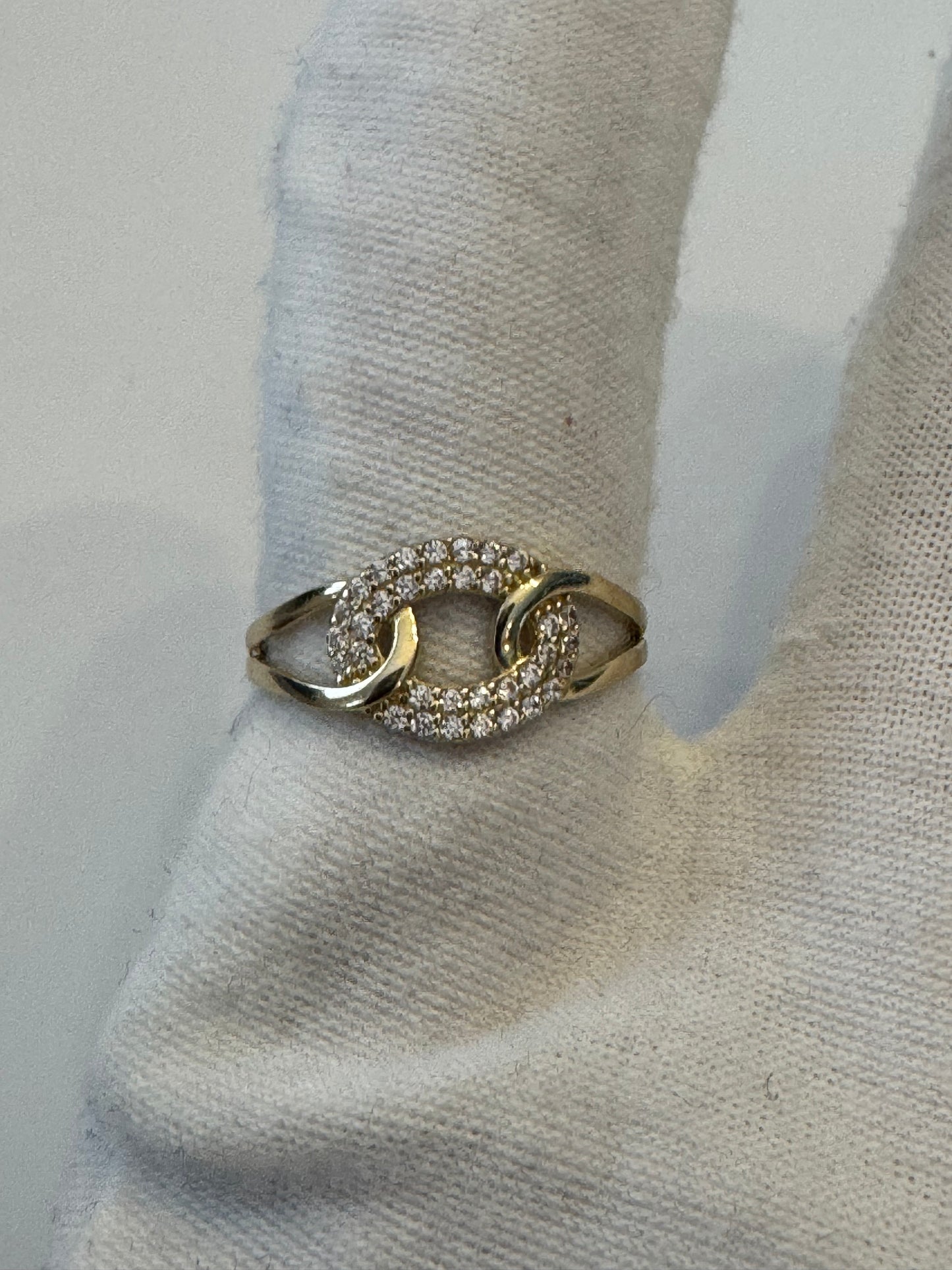 #207 bague ronde avec zircon en or 10k