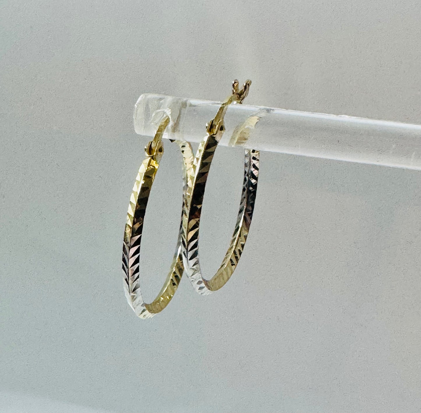 #319 boucles d’oreilles anneaux coupe diamantée 2 couleurs en or 10k