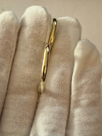 Pendientes sencillos n.° 308, tamaño $1, en oro de 10 quilates.