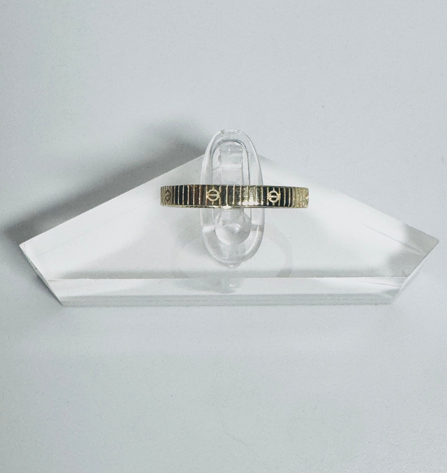 #212 bague lignée avec cercle en or 10k