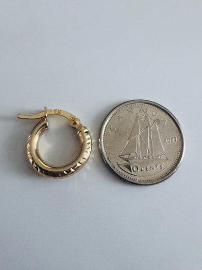 #310 boucles d’oreilles anneaux rondes pour bébé avec gravure en or 10k